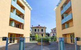 GIALLOMANGO Apt in Lucca